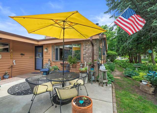 Property at 6342 Cedar St, Wauwatosa, WI 53213, 2 beds, 1.5 baths