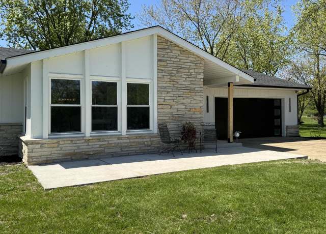 Property at 1421 N Golden Lake Rd, Oconomowoc, WI 53066, 4 beds, 3.5 baths