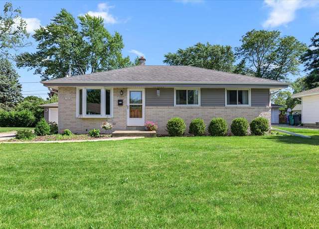 Property at N90W17493 St Thomas Dr, Menomonee Falls, WI 53051, 3 beds, 1.5 baths