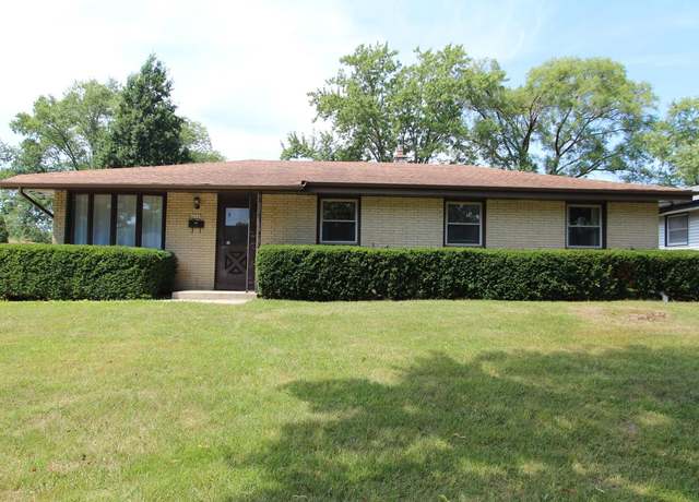 Property at 6947 N 85th St, Milwaukee, WI 53224, 4 beds, 1.5 baths