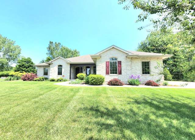 Property at N6941 Woodside Hills Dr, Sheboygan, WI 53083, 3 beds, 3 baths