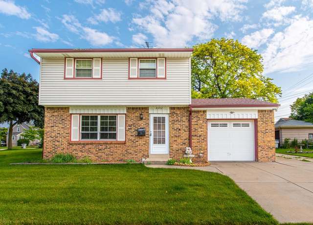 Property at 2032 W Barnard Ave, Milwaukee, WI 53221, 3 beds, 1.5 baths