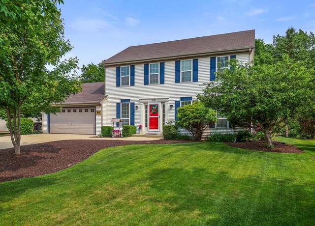 Property at 4140 W Lakeview Dr, Franklin, WI 53132, 3 beds, 2.5 baths
