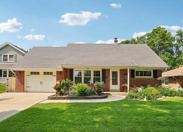 Property at 8602 W Eckel Ln, West Allis, WI 53227, 3 beds, 2 baths