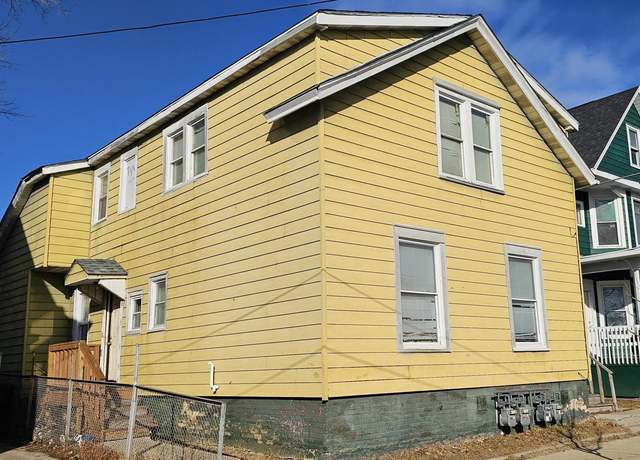 Property at 612 10th St, Racine, WI 53403