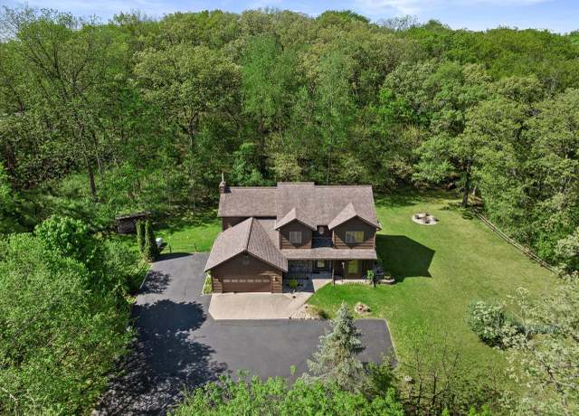 Property at W325S6995 Squire Ln, Mukwonago, WI 53149, 3 beds, 2.5 baths