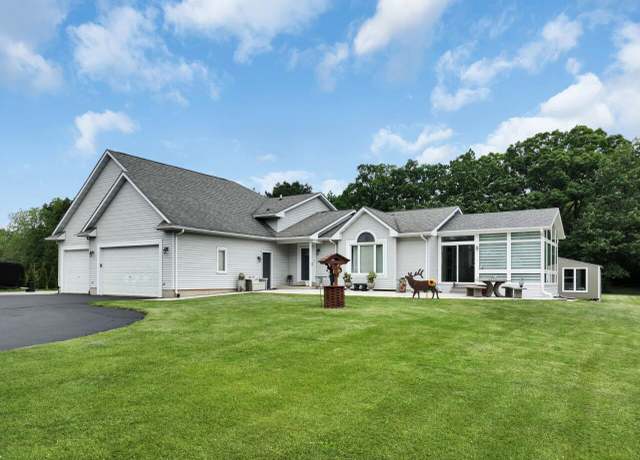 Property at 26808 Malchine Rd, Waterford, WI 53185, 4 beds, 3.5 baths