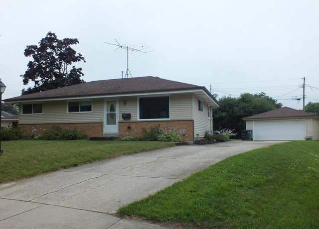 Property at W151N8369 Thomas Dr, Menomonee Falls, WI 53051, 3 beds, 1 bath