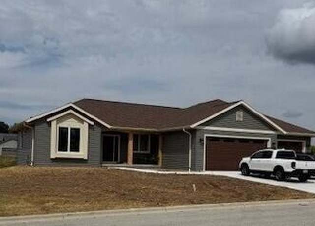 Property at 421 Park Pl, Elkhart Lake, WI 53020, 5 beds, 3 baths