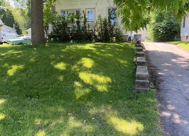 Property at 2101 W Goldcrest Ave, Milwaukee, WI 53221, 3 beds, 1 bath