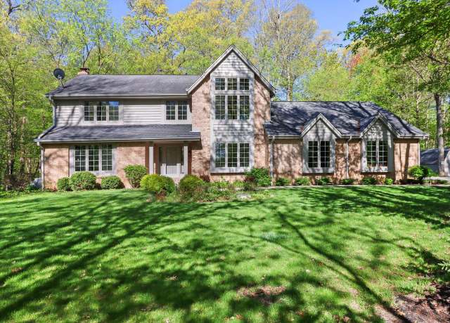 Property at 1043 Kings Rd, Hartford, WI 53027, 3 beds, 2.5 baths