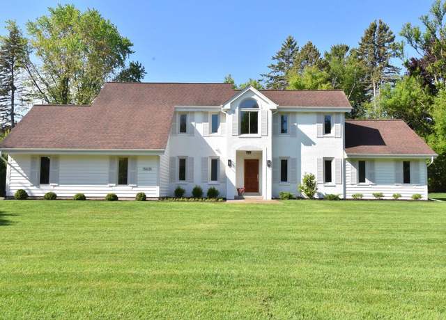 Property at 15635 Brojan Dr, Elm Grove, WI 53122, 4 beds, 2.5 baths