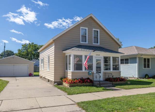 Property at 2418 14th Street South St, La Crosse, WI 54601, 3 beds, 1.5 baths