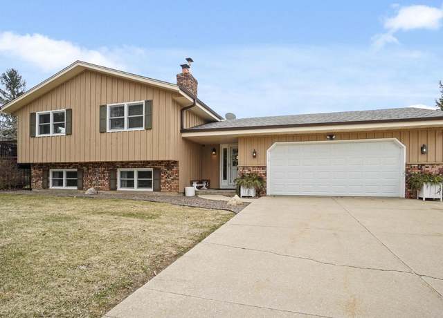 Property at 6175 Marshview Ct, Hartford, WI 53027, 4 beds, 2 baths