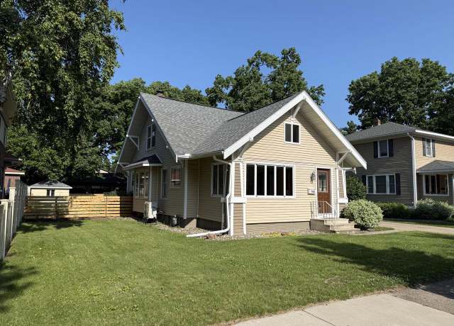 Property at 140 20th Street South St, La Crosse, WI 54601, 3 beds, 2 baths