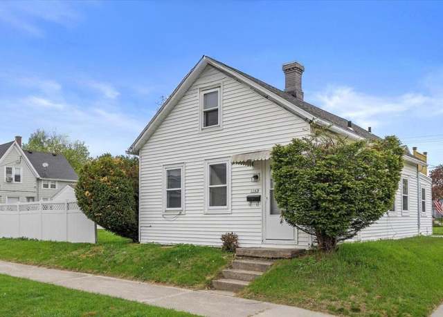 Property at 1143 S 23rd St, Manitowoc, WI 54220, 3 beds, 1.5 baths