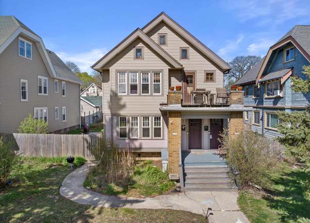 Property at 2131 N Hi Mount Blvd #2133, Milwaukee, WI 53208, 5 beds, 2 baths