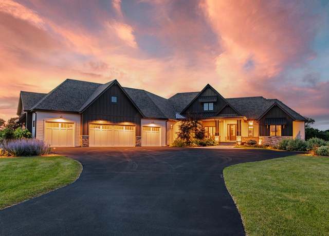 Property at 10122 W Farmdale Estates Ct, Mequon, WI 53097, 5 beds, 4 baths