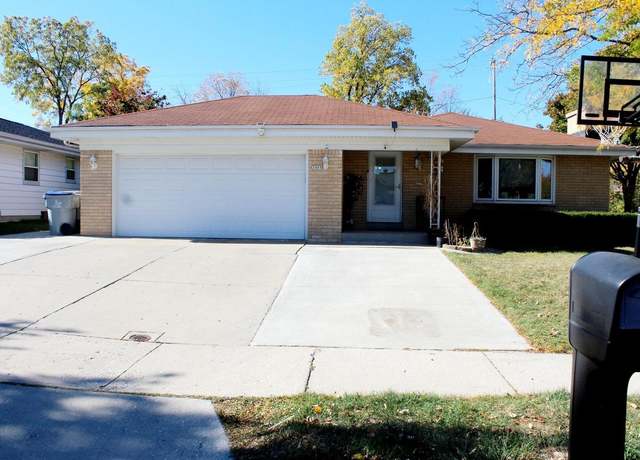 Property at 3905 S 72nd St, Milwaukee, WI 53220, 3 beds, 1.5 baths