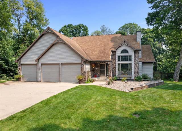 Property at 261 Riverwood Dr, Mishicot, WI 54228, 4 beds, 3.5 baths