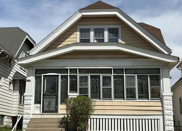 Property at 3142 N 16th St Unit 3142A, Milwaukee, WI 53206, 4 beds, 2 baths