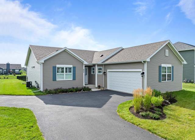 Property at 405 Cambridge Dr, Williams Bay, WI 53191, 2 beds, 2 baths
