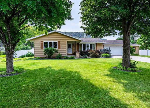 Property at 3424 Geneva Ln, La Crosse, WI 54601, 2 beds, 1.5 baths