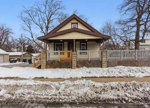 Property at 7814 W Lincoln Ave, West Allis, WI 53219, 4 beds, 1 bath