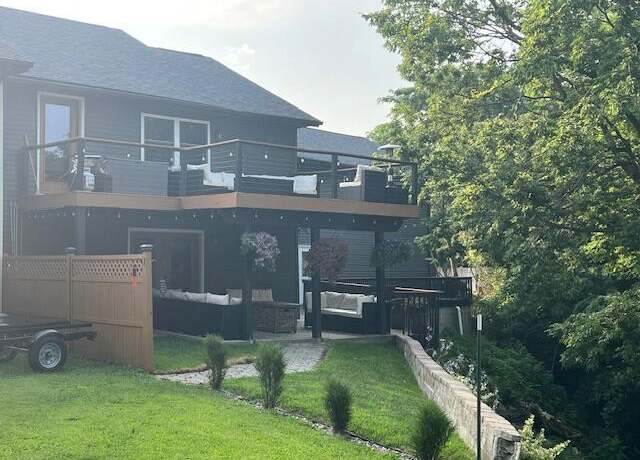 Property at 1213 Townsend St, La Crosse, WI 54601, 4 beds, 3 baths