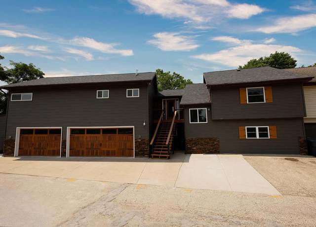 Property at 1213 Townsend St, La Crosse, WI 54601, 4 beds, 3 baths