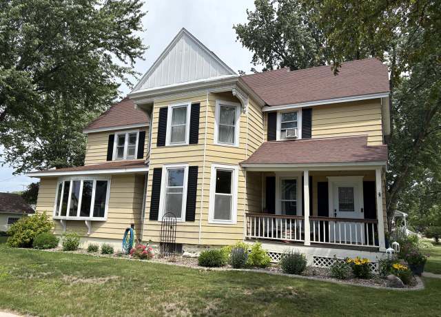 Property at 500 N Spring St, Sparta, WI 54656, 4 beds, 1.5 baths
