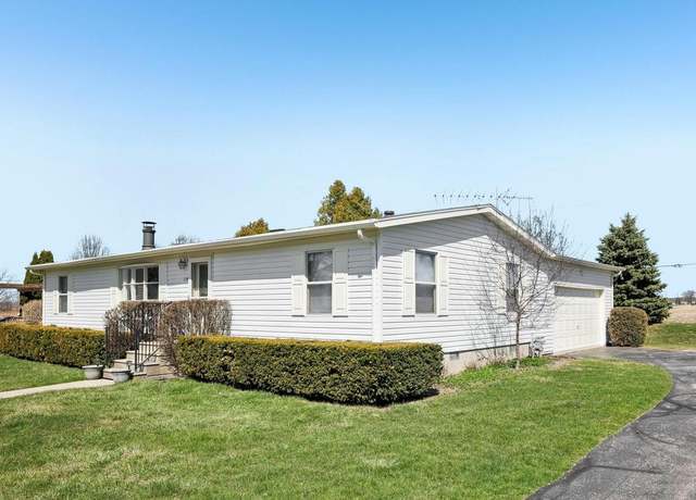 Property at 114 S Eastown Mnr, Elkhorn, WI 53121, 3 beds, 2 baths