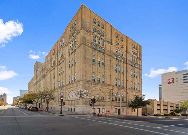 Property at 270 E Highland Ave #1044, Milwaukee, WI 53202, 2 beds, 1.5 baths