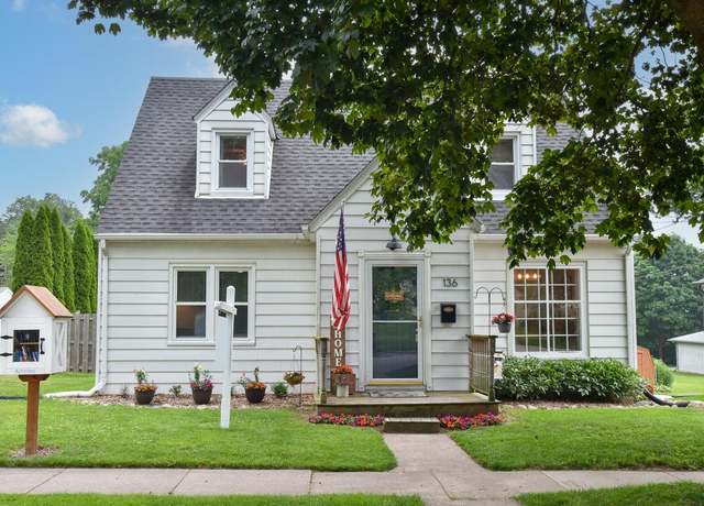 Property at 136 S Garfield Ave, Port Washington, WI 53074, 3 beds, 1.5 baths