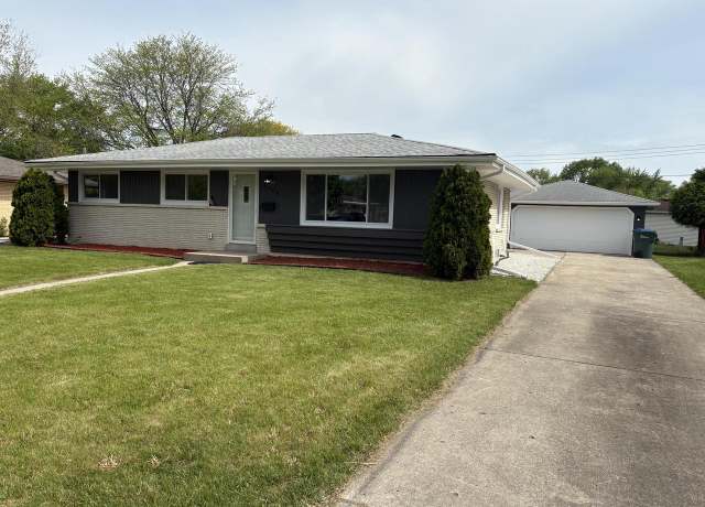 Property at 5868 Oriole Ln, Greendale, WI 53129, 3 beds, 1.5 baths