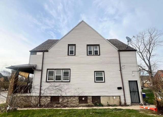 Property at 2750 N 35th St Unit 2750A, Milwaukee, WI 53210, 4 beds, 2 baths