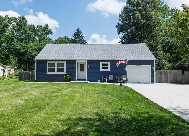 Property at W277N1606 Lakeview Dr, Pewaukee, WI 53072, 3 beds, 1 bath