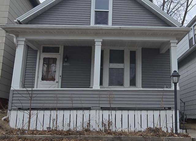 Property at 1530 S 11th St, Sheboygan, WI 53081, 2 beds, 1.5 baths
