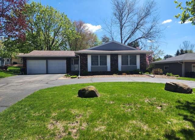 Property at 1120 W Blackhawk Dr, Fort Atkinson, WI 53538, 3 beds, 2.5 baths