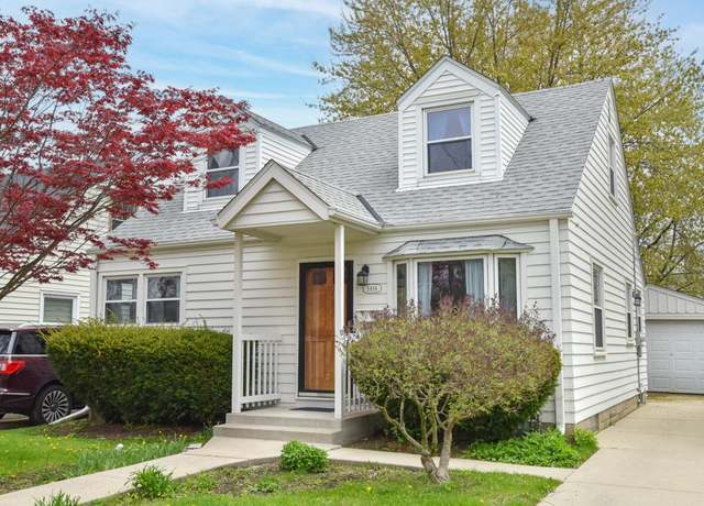 Property at 5958 N Lydell Ave, Whitefish Bay, WI 53217, 4 beds, 1 bath