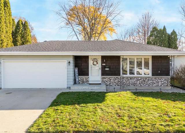 Property at 1003 N 27th St, Sheboygan, WI 53081, 4 beds, 2 baths