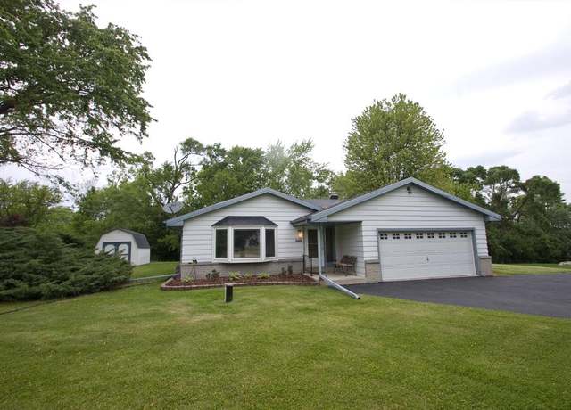 Property at 11426 W Woods Rd, Franklin, WI 53132, 3 beds, 1.5 baths