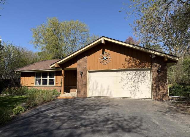 Property at 7140 S 46th St, Franklin, WI 53132, 3 beds, 1.5 baths