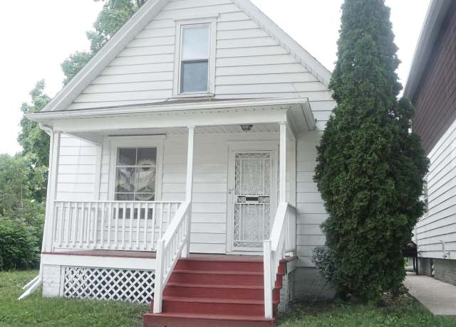 Property at 1632 Murray Ave, Racine, WI 53403, 3 beds, 1 bath