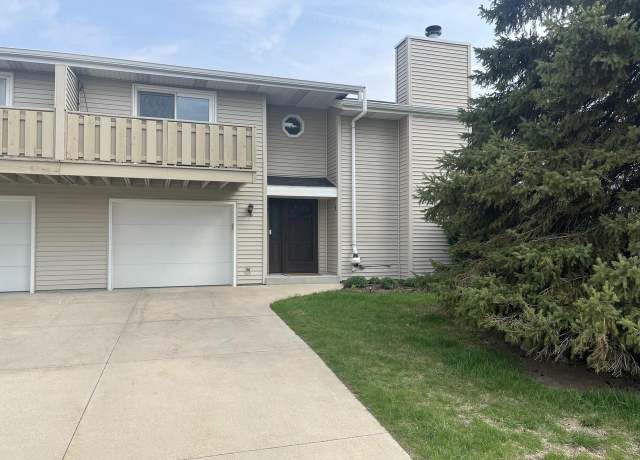 Property at 2440 W Crabapple Ln #1, Oak Creek, WI 53154, 2 beds, 1.5 baths