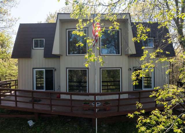 Property at 14704 Geneva Rd, Sparta, WI 54656, 3 beds, 2.5 baths