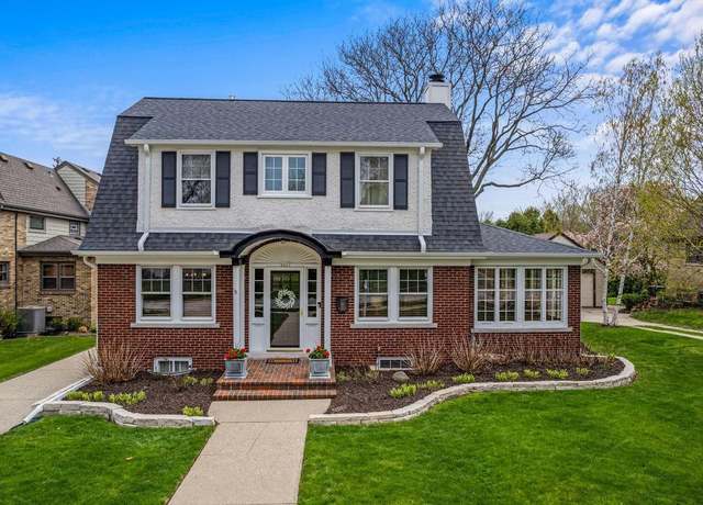 Property at 6437 Betsy Ross Pl, Wauwatosa, WI 53213, 4 beds, 1.5 baths