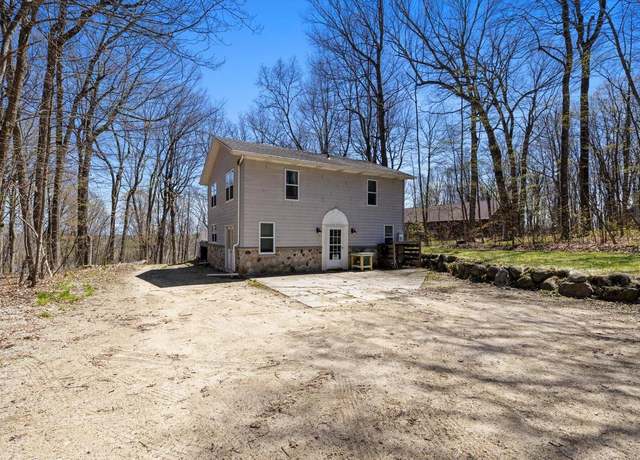 Property at 3951 Oak Ave, West Bend, WI 53095, 4 beds, 1.5 baths