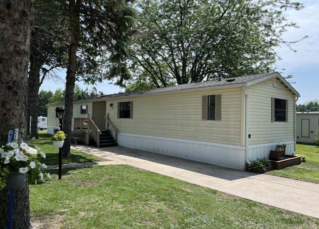Property at 1439 Sunrise Trl, Burlington, WI 53105, 2 beds, 2 baths