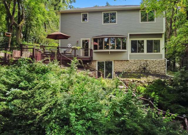 Property at W1260 South Shore Dr, Palmyra, WI 53156, 5 beds, 3 baths